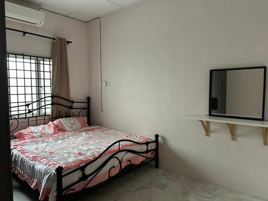 Homestay Kakak Adek 2 Simpang Ampat  Экстерьер фото